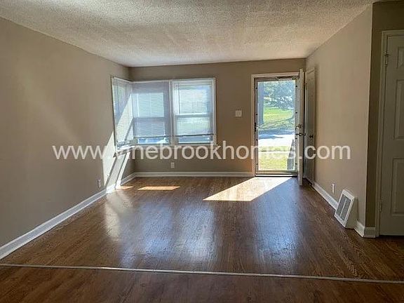4th image of 10267 Coburg Lands Dr