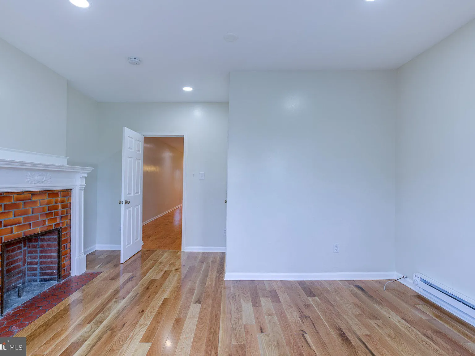 2 bed, 1.0 bath, 850 sqft, $1,425 — Photo 4