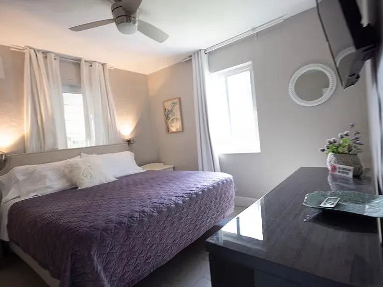 2462 Adams St — Photo 2