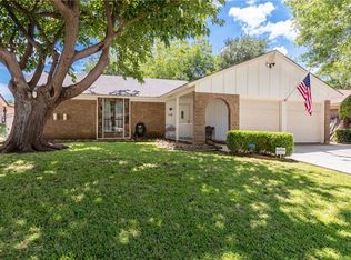 118 Hidalgo Ln, Arlington, TX 76014