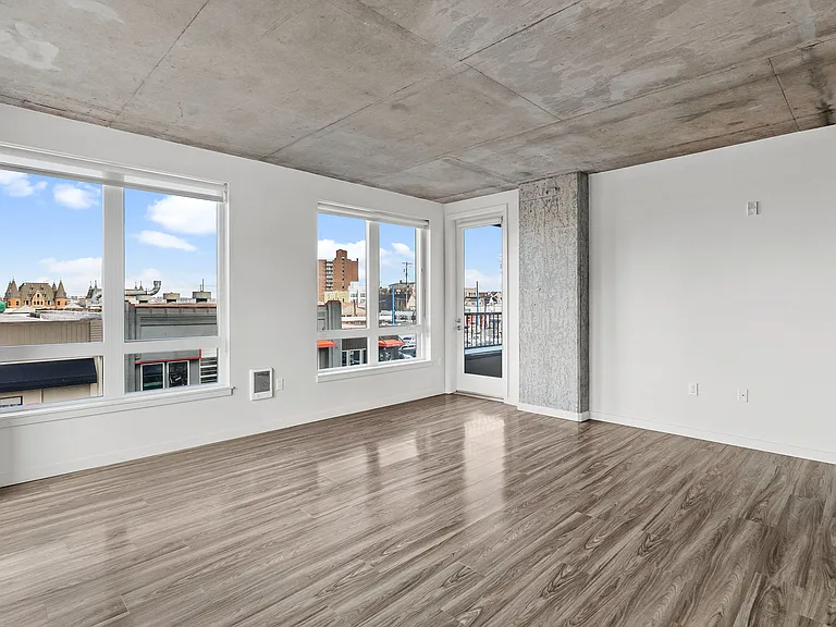 Stadium Apartments — Photo 41
