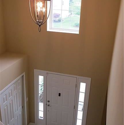 3rd image of 997 Caxton Ln