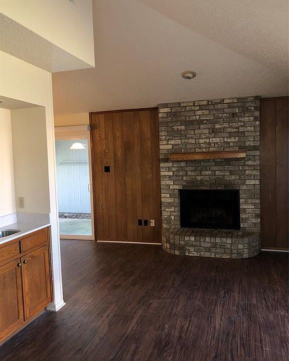 1st image of 2200 Windhurst Dr