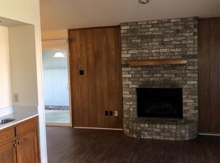 2200 Windhurst Dr, Arlington, TX 76015