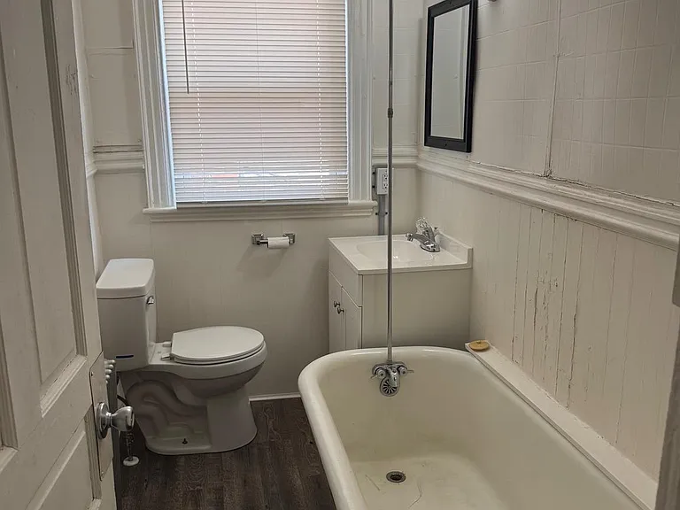 668 E Market St #2 — Photo 8