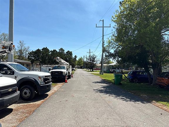 4th image of 117 Curtis St