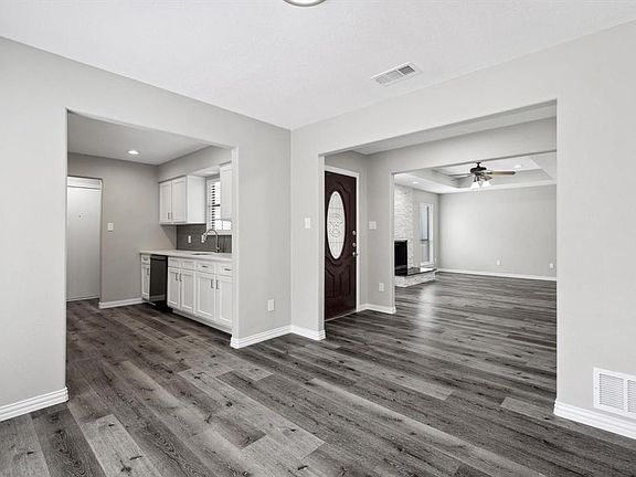 2nd image of 4909 Creekwood Dr