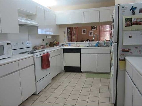 5th image of 10105 NW 52nd Ter
