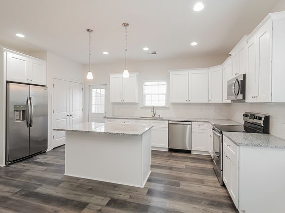 4th image of 511 E Maine Ave