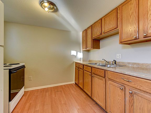 2nd image of 1869 W Mosier Pl #1881B