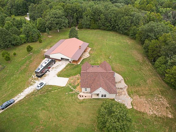 3rd image of 788 Crider Ln
