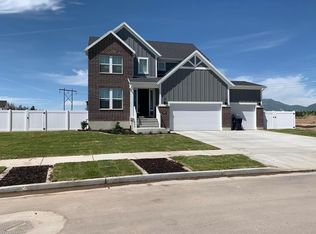 1882 W Austrian Pine Dr, Layton, UT 84041