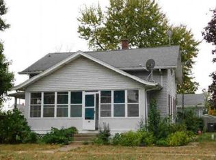 601 S Broadway St, Lovington, IL 61937
