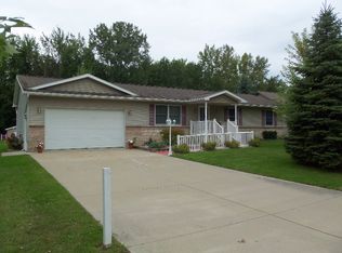 707 Glenview Ct, Pinconning, MI 48650