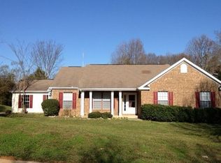 8401 Burnt Umber Dr, Charlotte, NC 28215