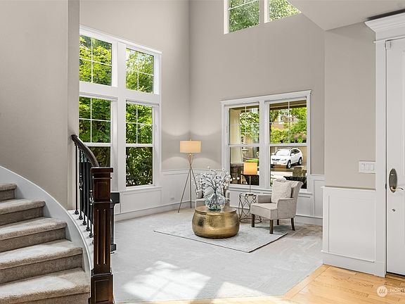 3rd image of 1608 24th Avenue NE