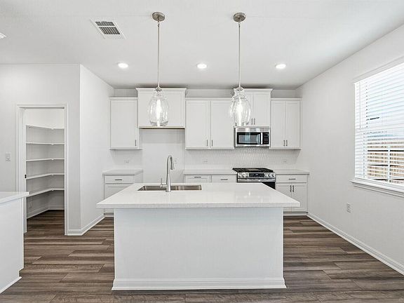 2nd image of 1720 Lorant Ln