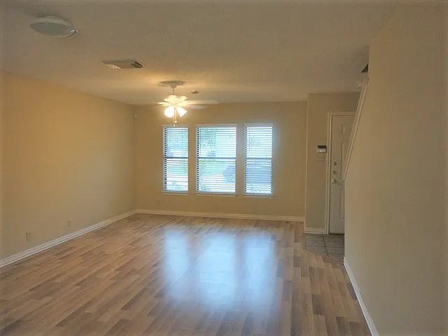 4 bed, 2.0 bath, 1650 sqft, $1,850 — Photo 3