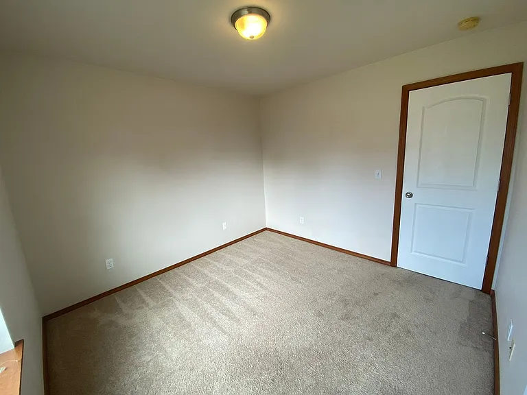403 E Windsor Ct — Photo 13