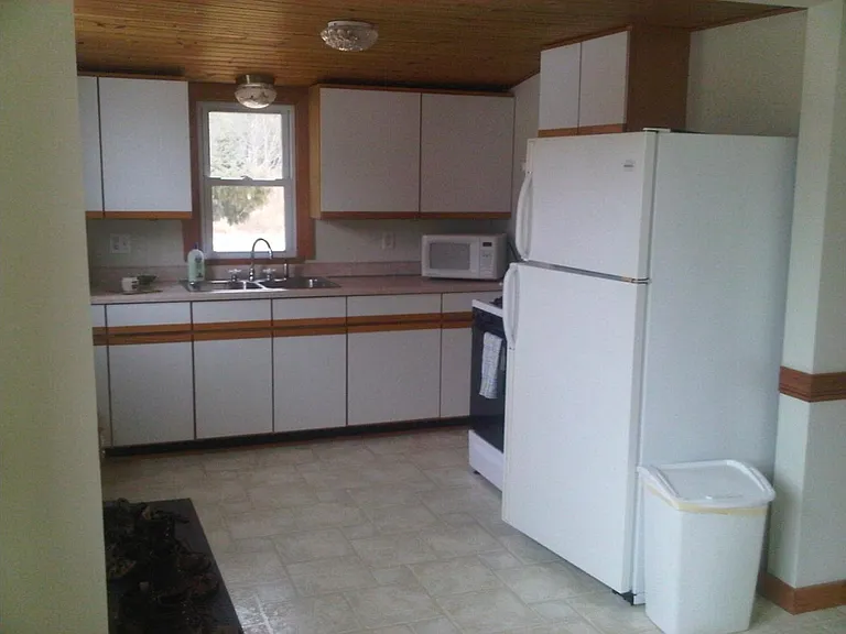 21025 Davenport St NE — Photo 4