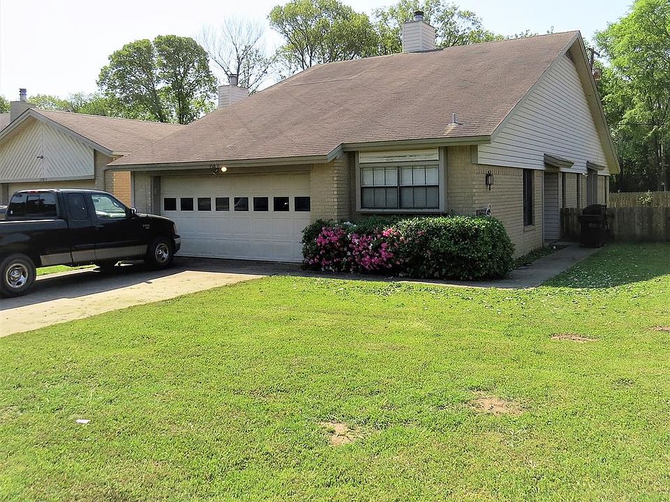 1st image of 1158 Oval Dr