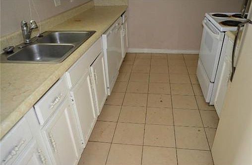 3rd image of 6657 Maywood Ave