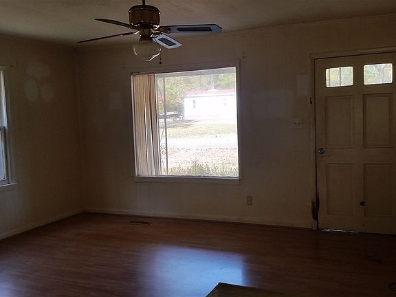 2nd image of 142 Elrod Ln SE