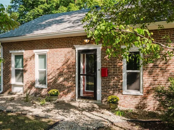 621 E Court St, Paris, IL 61944