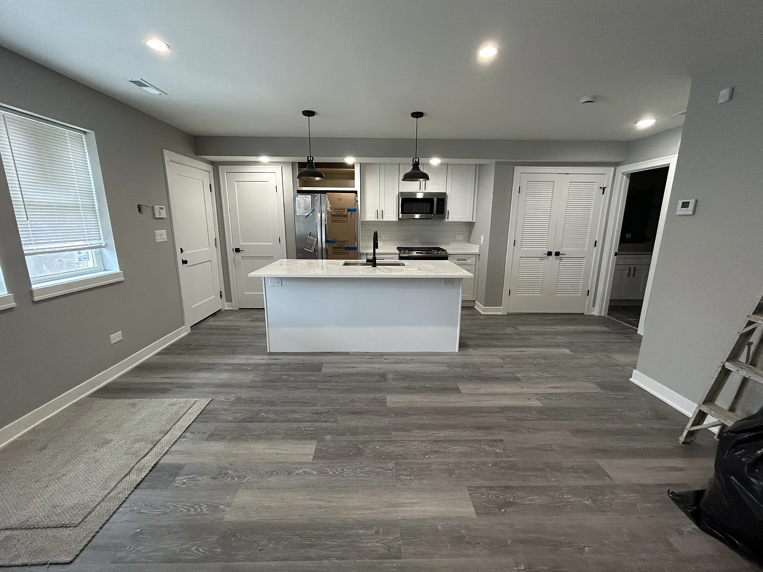 1647 North Fairfield Avenue - CH 2 — Photo 2