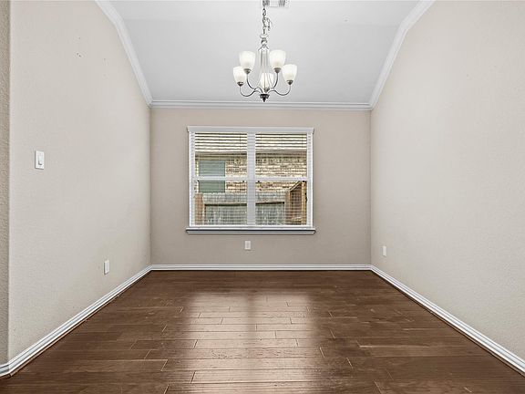 4th image of 2818 Ridgecliff Ct