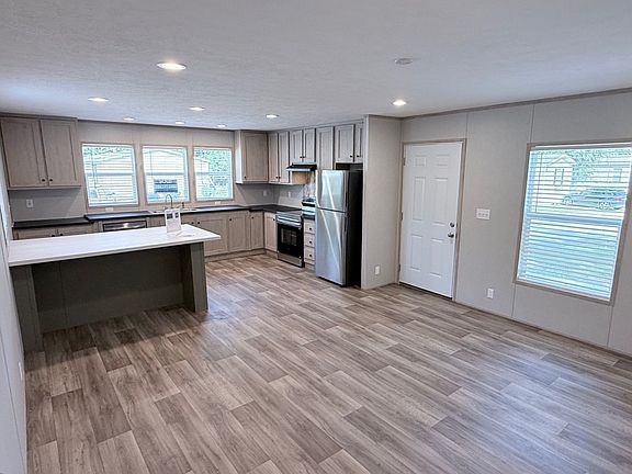 4th image of 5515 118th St Lot 289