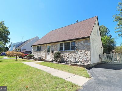 2367 Chipmunk Ln, Secane, PA, 19018