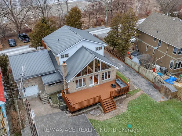 52 W Beach Rd, Clarington, ON L1C 7B6