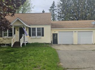 5297 Bauer Rd, Hudsonville, MI 49426