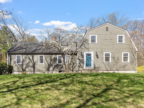 4 Court Rd, Westford, MA 01886