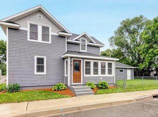 222 N Hickory St, Chaska, MN 55318