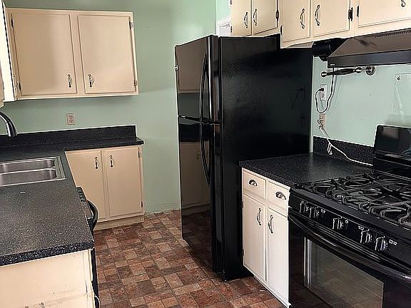 2nd image of 258 Carmon Ave