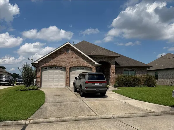 236 D Olivier St, Belle Chasse, LA 70037