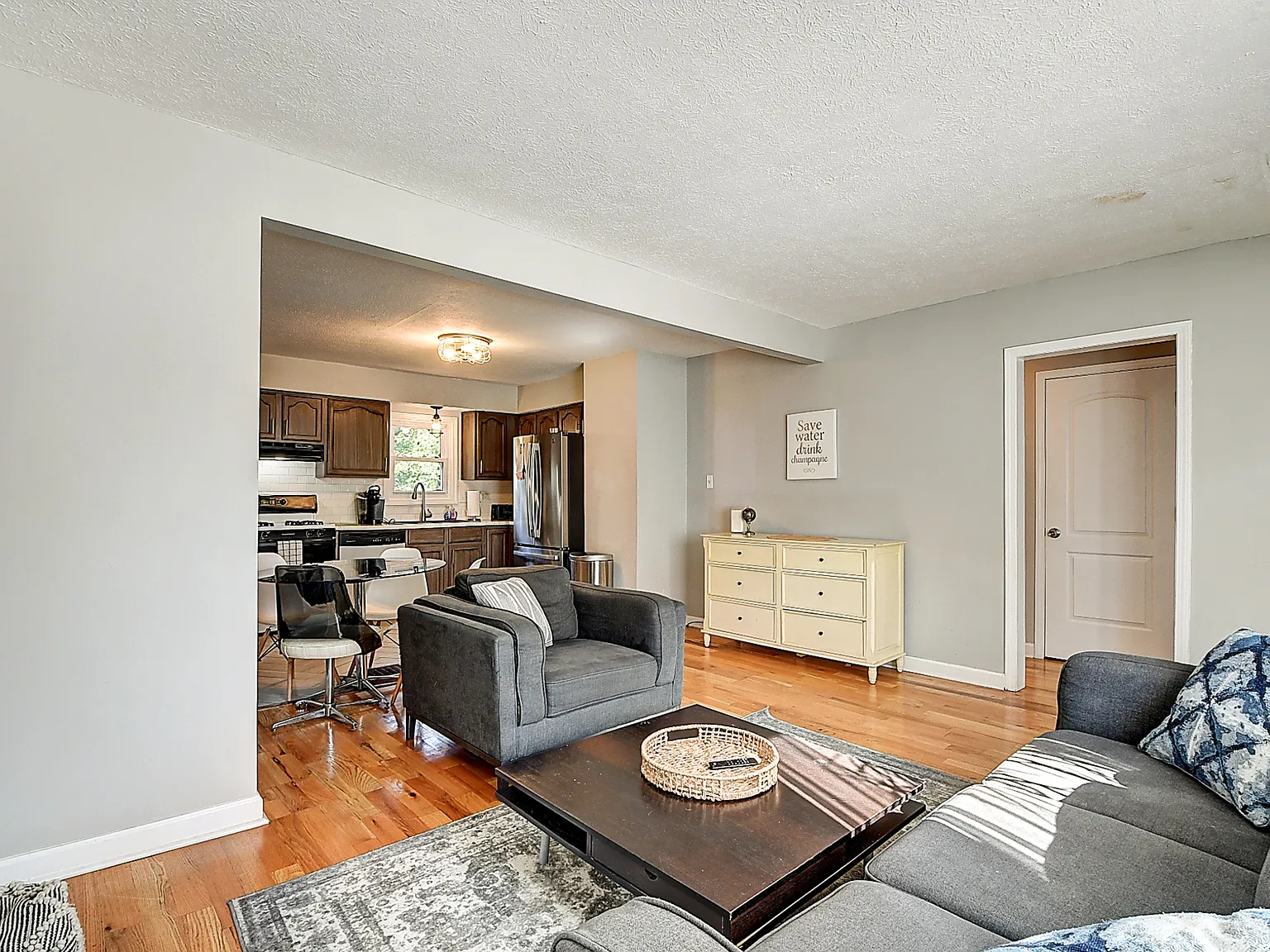 3 bed, 1474 sqft, $1,600 — Photo 4