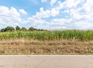 Crystal Lake Ave NW, Canal Fulton, OH 44614