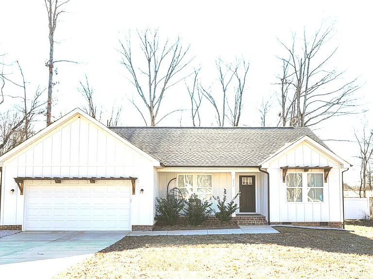 237 Hudson Dr — Photo 10