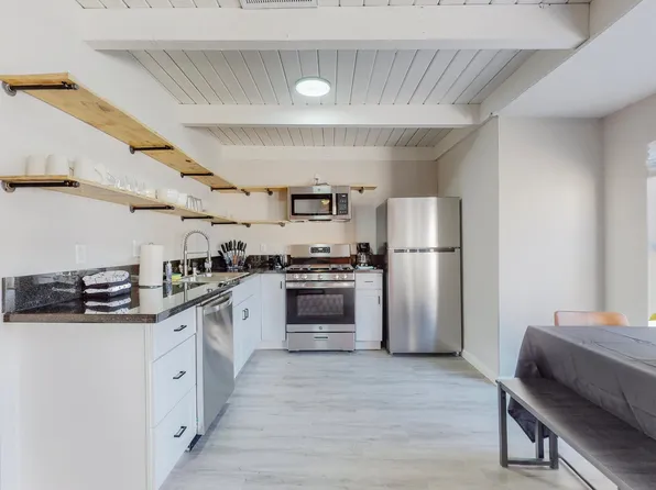 724 Truman St NE #A, Albuquerque, NM 87110