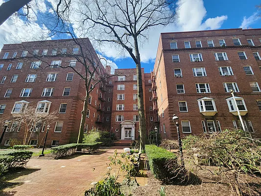 Sold by Hatuka Properties | media 18