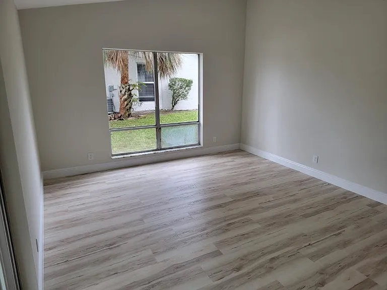 2733 Zorno Way — Photo 11