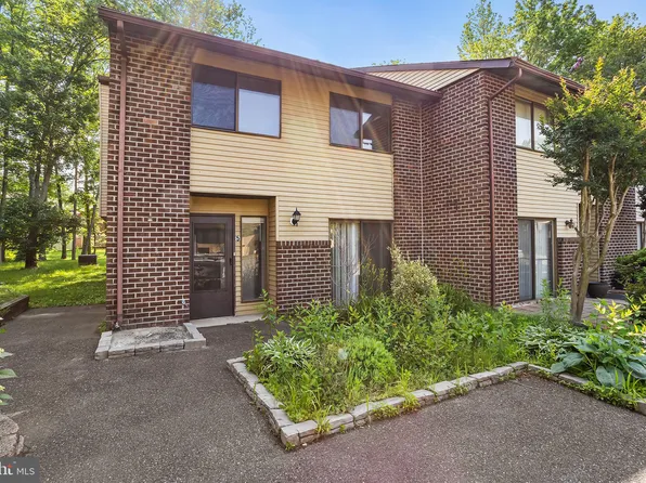 5 Laurel Ct, Deptford, NJ 08096