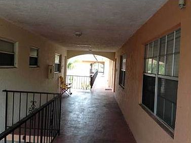 4th image of 978 SW 10th Dr #26