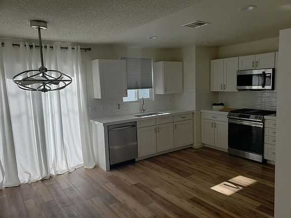 3rd image of 52885 Avenida Navarro