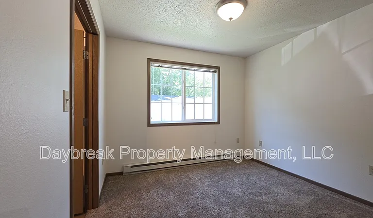 317 16th St S #4 — Photo 20