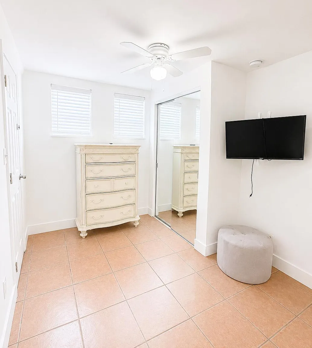 Studio, 1.0 bath, 360 sqft, $1,495 — Photo 3