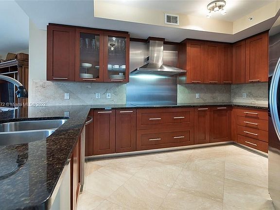 3rd image of 2509 N Ocean Blvd APT 378